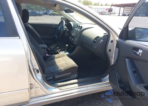 2010 Nissan Altima 2.5 S z USA, uszkodzony, nr VIN 1N4AL2AP0AC188348